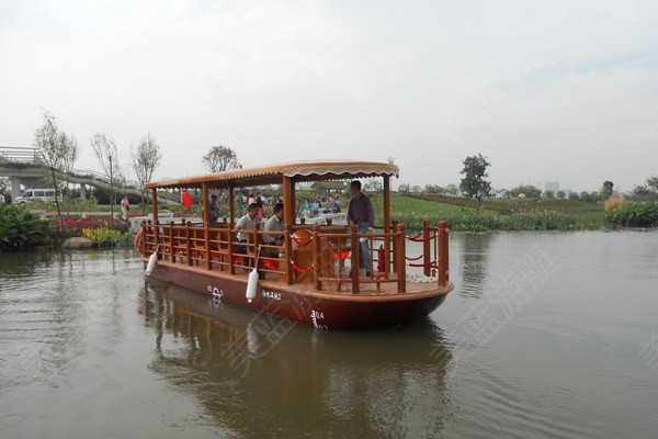 乘美藍游艇觀光船 賞海珠濕地公園美景