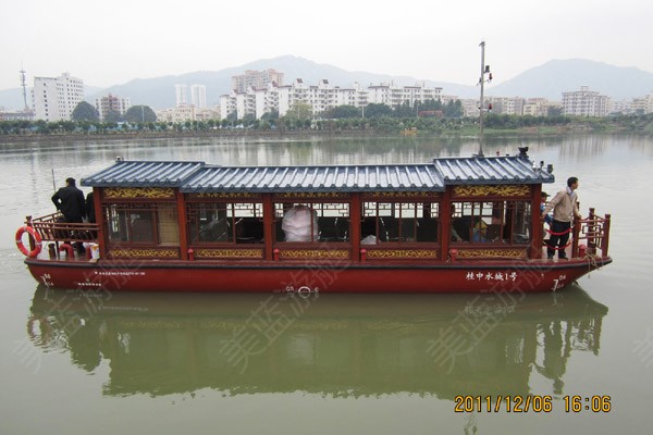 廣西來賓2艘豪華畫舫前山河試水成功