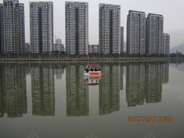 水上餐廳 水上酒吧——燒烤船火爆暢銷