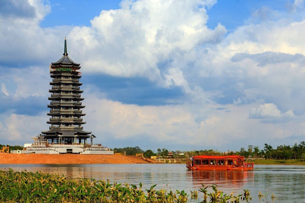 乘美藍畫舫倡低碳生活賞園博美景