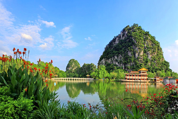 十一哪里游？乘美藍畫舫盡享七星巖全新視覺盛宴