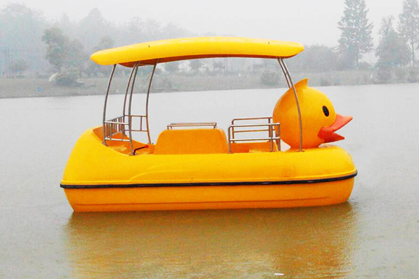 五一黃金周 “大黃鴨”驚現浙江某景區